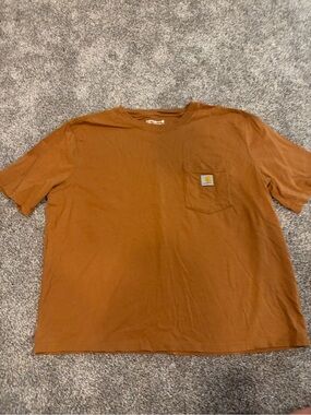 Carhartt Women’s Loose Fit Short-Sleeve Crop Pocket Tee in Rust Brown